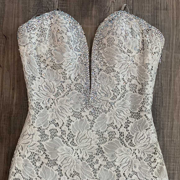 La Femme White Lace Rhinestone Prom Pageant Evening Wedding Dress - Picture 12 of 16